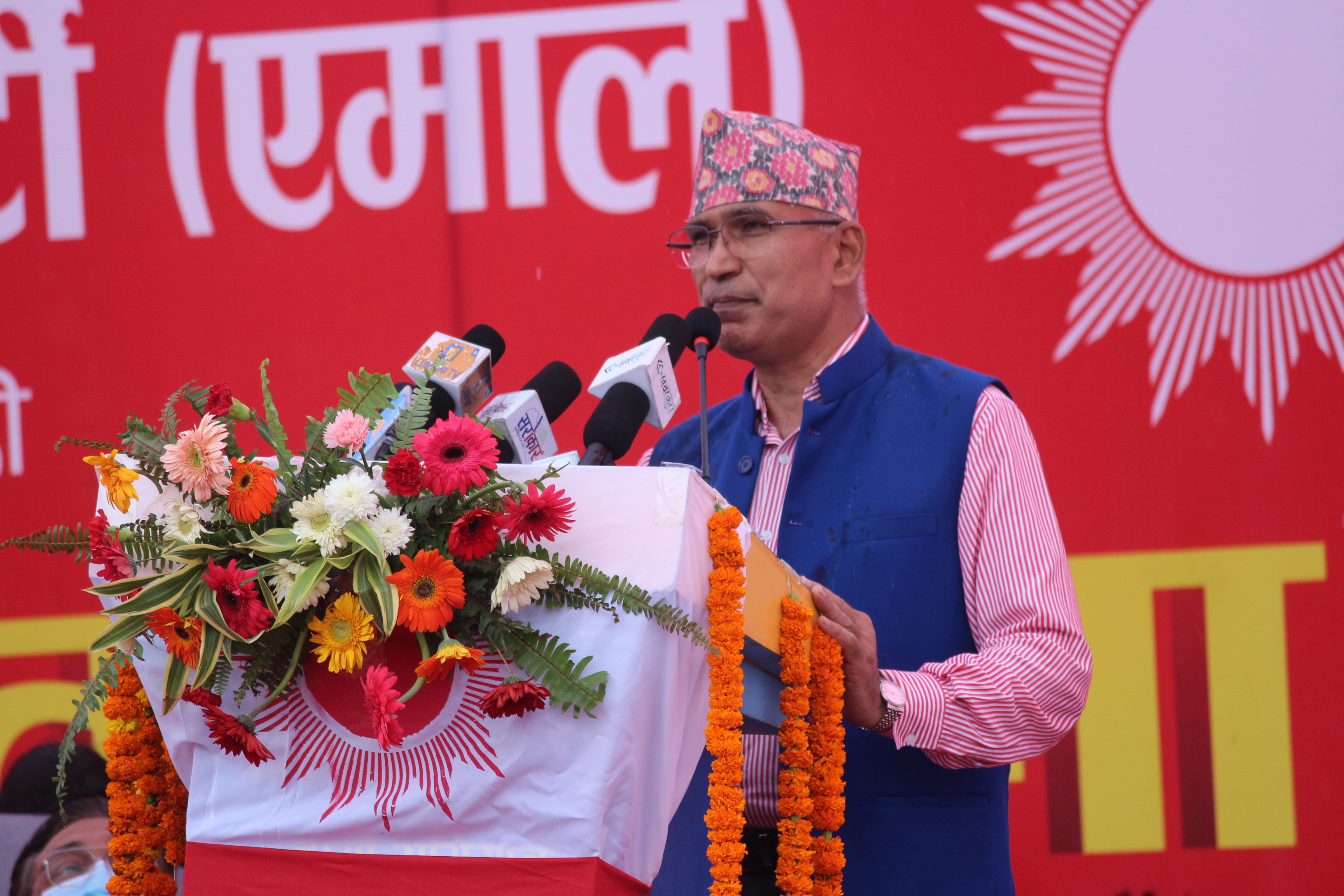 पार्टीबाट केही स्वार्थी तत्व बाहिरिएका छन्: विष्णु पौडेल 